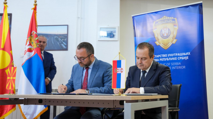 Dačić i Toškovski potpisali Protokol ministarstava o saobraćajnoj graničnoj saradnji
