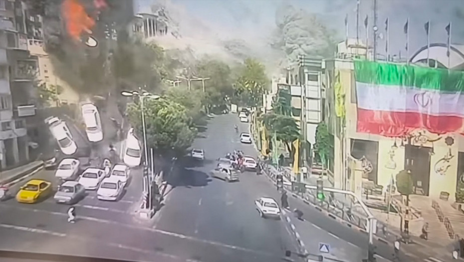 Dve izraelske rakete pogodile zgradu i raskrsnicu u Teheranu: Poginiulo 17 civila, među žrtvam trudnica i dete (3)