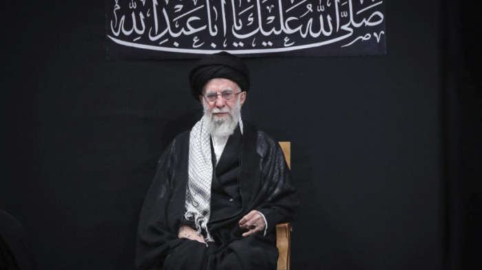 Hamnei o protestima u Iranu: Izgrednici moraju biti stavljeni na svoje mesto