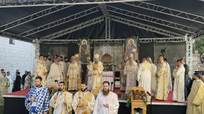 Patrijarh Porfirije služi liturgiju u Hramu Vaznesenja Gospodnjeg u Nevesinju
