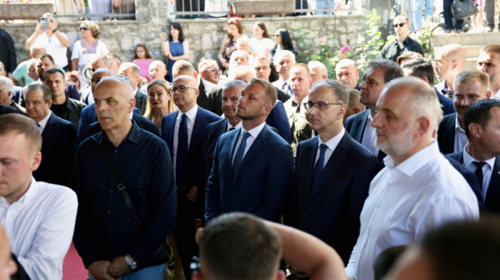 Macut stigao u Nevesinje, dočekao ga Višković