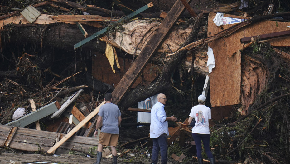 Broj poginulih u poplavama u Teksasu porastao na 80, među kojima 28 dece