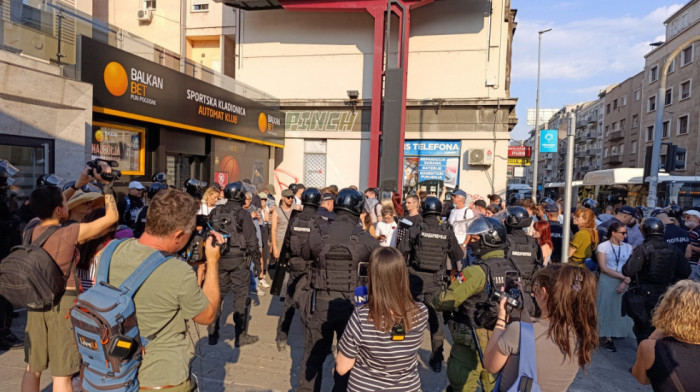 Kakva je situacija na ulicama Beograda: Najavljene blokade na više lokacija, policija ih sprečava