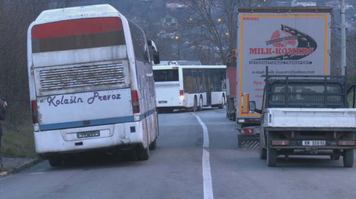 Optužnice za barikade: Srbima na KiM stižu pozivi za saslušanje zbog događaja iz 2022, među njima i čelnici Srpske liste