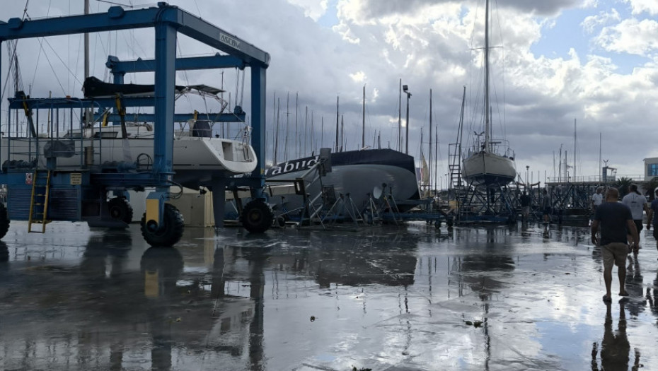 Talasi i do osam metara na Jadranu: Dalmaciju pogodila jedna od najvećih plima poslednjih godina