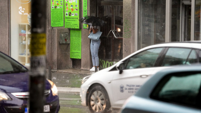 Olujno nevreme zahvatilo Čačak, vetar obarao drveće