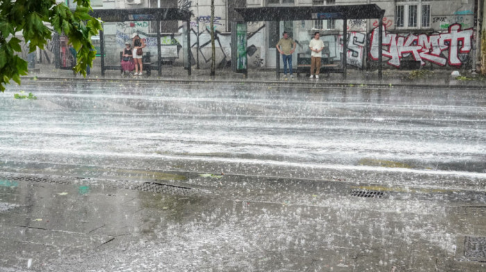 Posledice nevremena u Beogradu: Ulica Miška Jovanovića zatvorena za saobraćaj na Dušanovcu