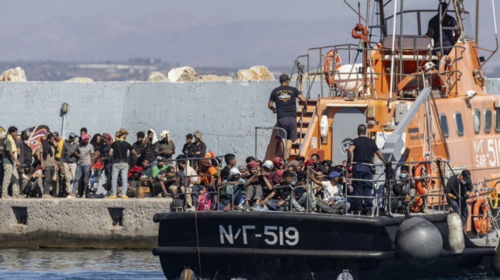 Nestalo 36 migranata kod ostrva Lampeduza: "Koji su umeli da plivaju skočili su u more"