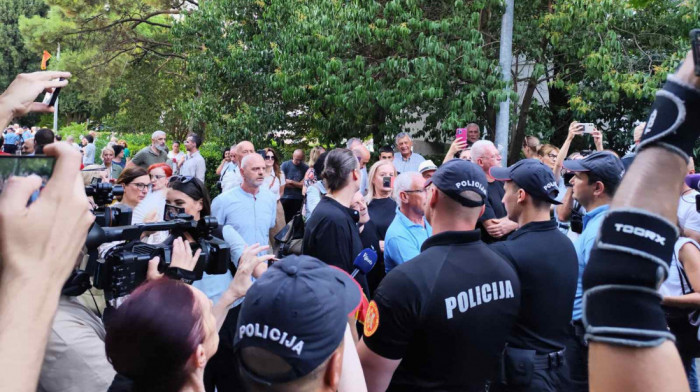 Nagrada razdora: Zbog čega je dodela "13. jula" politički podelila Crnu Goru?