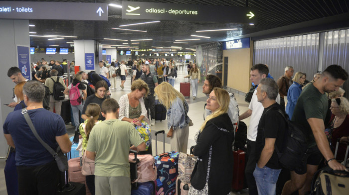Šta se juče dogodilo na aerodromu "Nikola Tesla": Kako je propust kompanije poremetio kretanje putnika i pomerio letove
