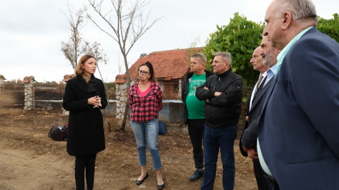 Mesarović obilazi domaćinstva pogođena požarima: Država je tu za svakoga