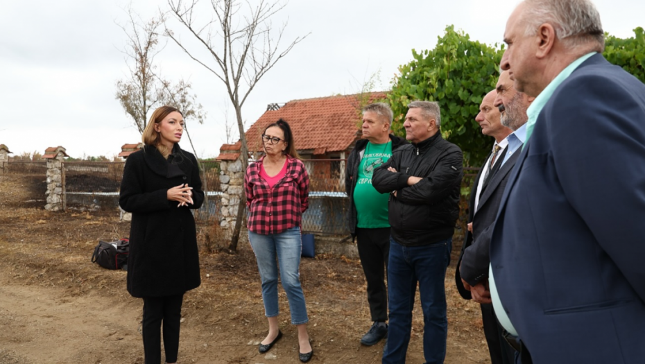 Mesarović obilazi domaćinstva pogođena požarima: Država je tu za svakoga