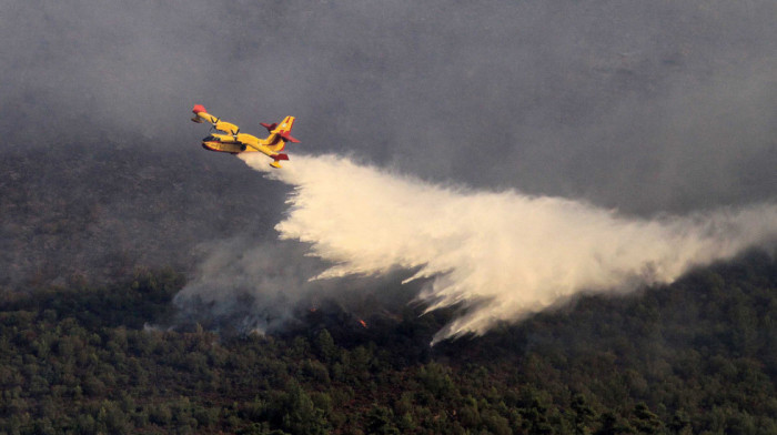 Požar izbio na severozapadu Grčke, gase ga avioni i helikopteri