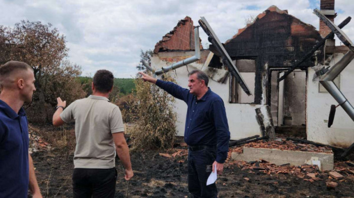 Kancelarija za KiM pomoći će porodicama na KiM koje su pretrpele štetu u požarima