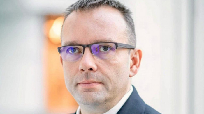 Tubić: Premijer Macut rešava akademsku krizu sistemskim putem