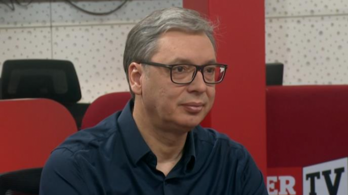 Vučić: Želim da izrazim saučešće porodicama stradalih u Srebrenici, nemam problem da to kažem na srpskom