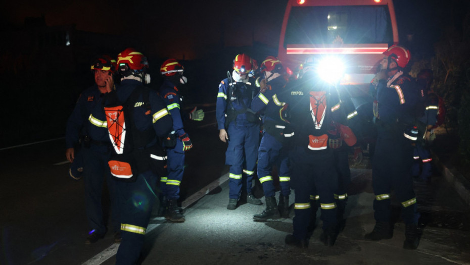Veliki požar na Tasosu: Vatrogasci na četiri fronta, oluje otežale gašenje