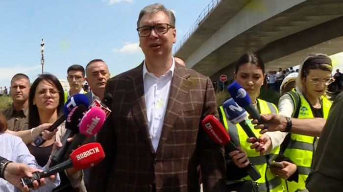 Vučić obilazi radove na mostu na Dunavu u okviru Fruškogorskog koridora