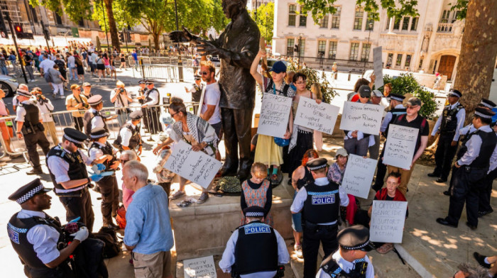 U Londonu uhapšeno 55 osoba zbog protesta protiv zabrane organizacije "Palestinska akcija"