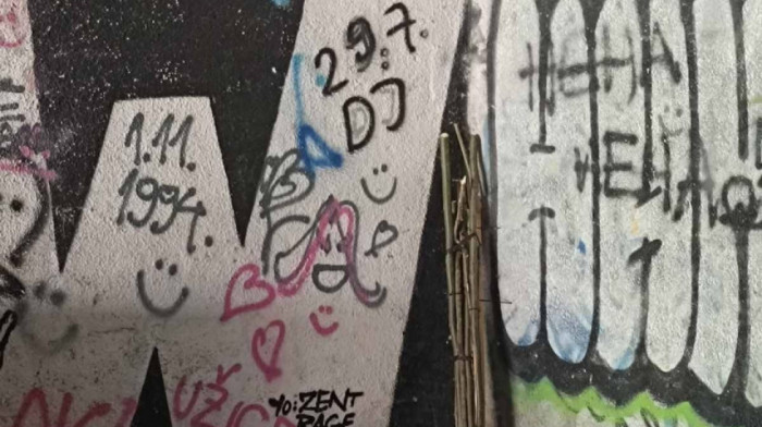 Policija u Užicu pronašla drvene motke u prolazu ispod Železničke stanice