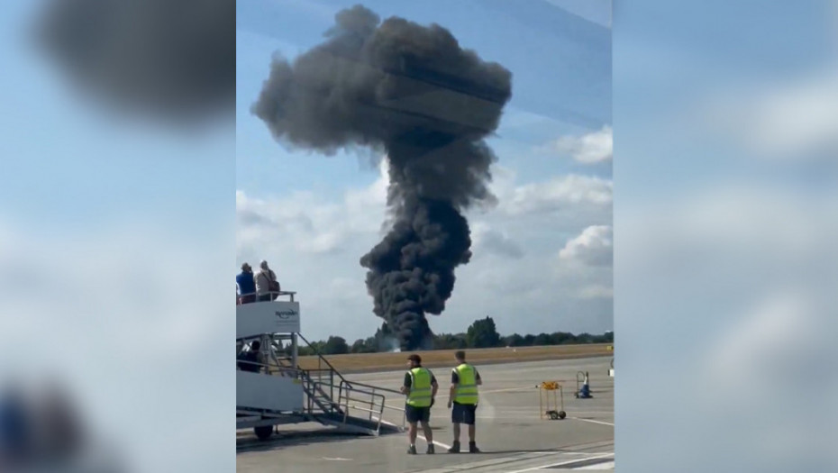 Drama na aerodromu Sauthend u Londonu: Avion pao i eksplodirao, hitne službe na terenu, ne zna se broj putnika (VIDEO)