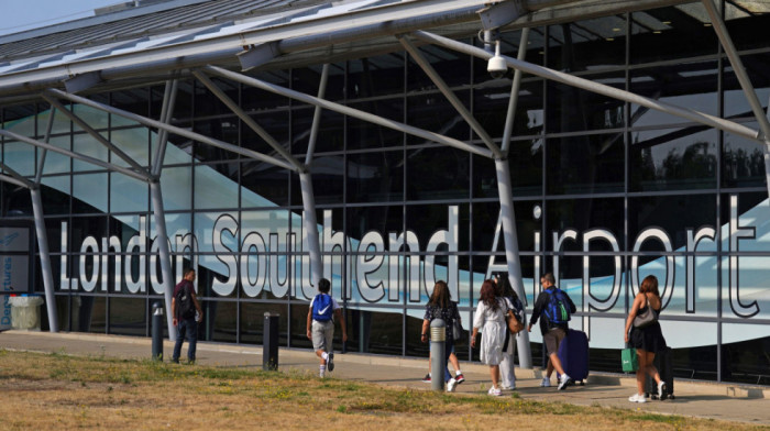 Drama u Sautendu: Avion se srušio i zapalio, aerodrom zatvoren, istraga u toku