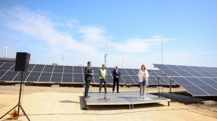 U Kostolcu puštena u probni rad solarna elektrana "Petka": Zauzima površinu od oko 15 hektara