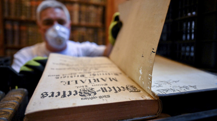 Bube prete da unište vekovima stara svedočanstva istorije: Najstarija biblioteka u Mađarskoj na udaru sićušnog vandala
