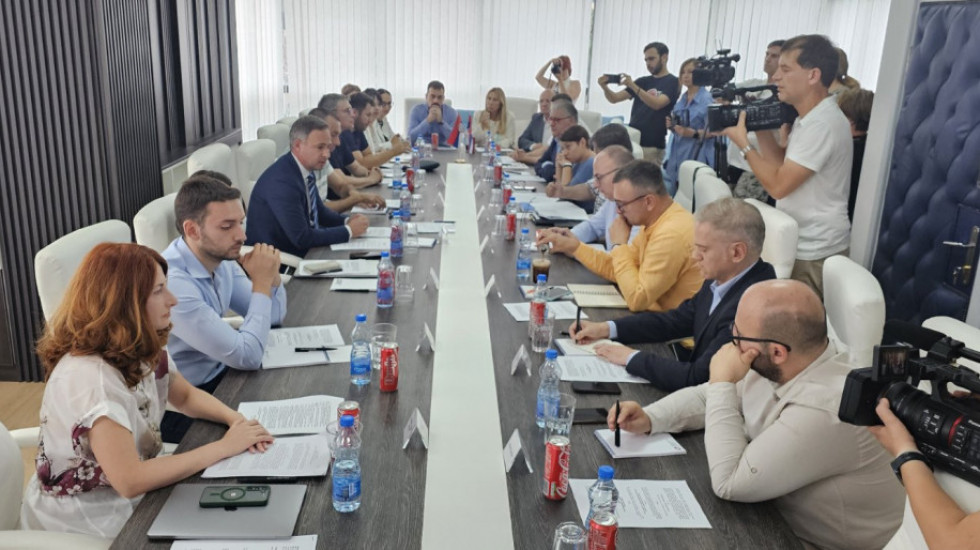Dok studenti traže izbore, opozicija o biračkim spiskovima, Milivojević: Glume razgovor, a beže od izbora