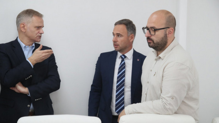 Danas sastanak većine stranaka parlamentarne opozicije i organizacija civilnog društva, ali bez studenata u blokadi