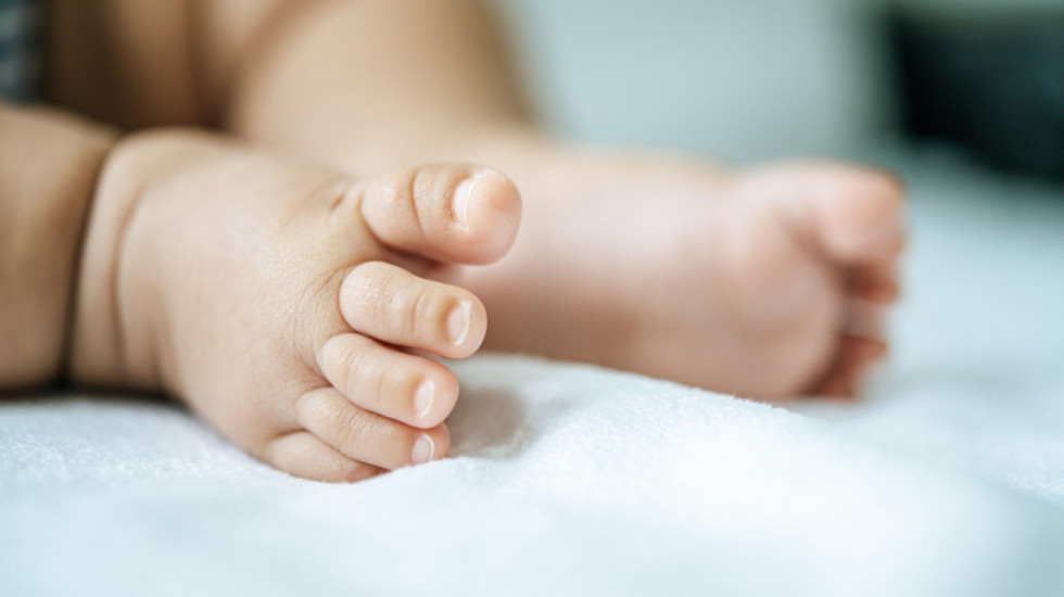 Za bebe rođene na dan obeležavanja Novog Sada poklon čestitka od po 300.000 dinara