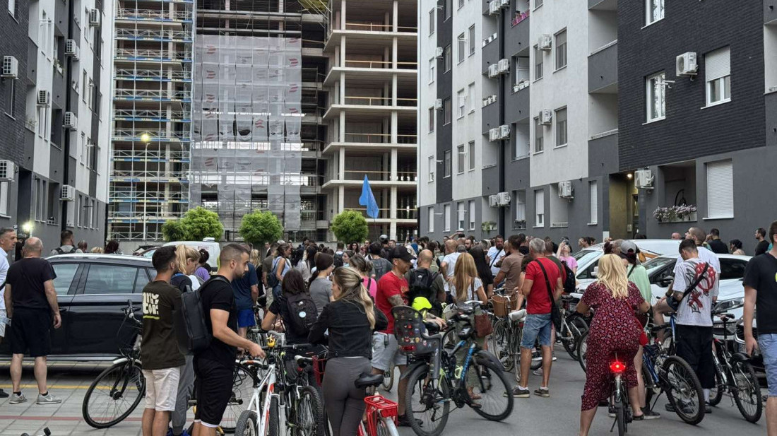 Demonstranti u Novom Sadu adrese funkcionera koje će "posetiti" biraju putem "točka (ne)sreće"