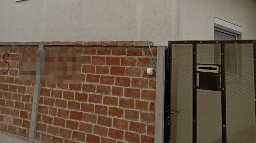 Uvredljivi grafiti na kući poslanika SNS u Subotici, Jovanov poziva nadležne da privedu počinioce