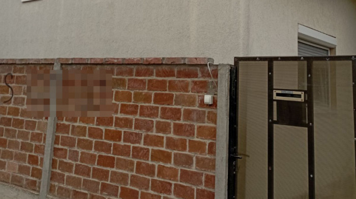 Uvredljivi grafiti na kući poslanika SNS u Subotici, Jovanov poziva nadležne da privedu počinioce