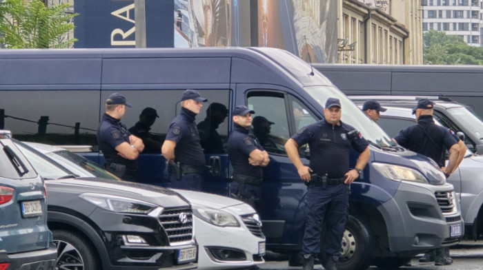 Policija tokom noći privela tri osobe koje su učestvovale u blokadama