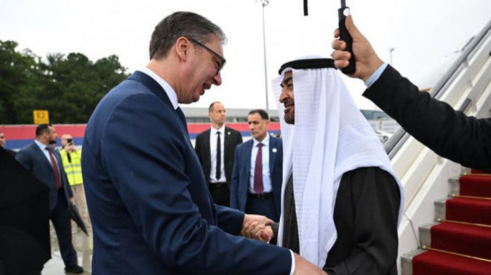 Vučić dočekao Mohameda bin Zajeda: Sa takvim prijateljem želimo da delimo budućnost