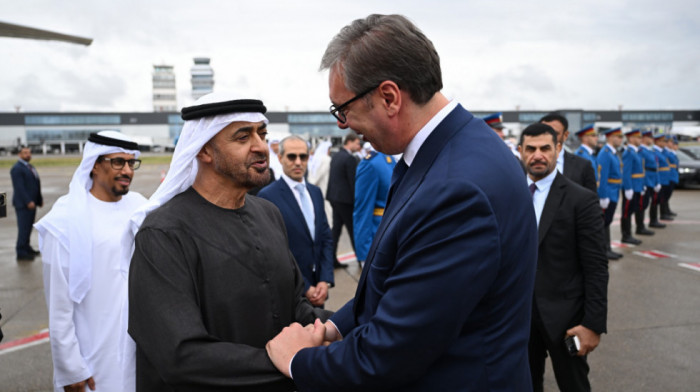 Vučić sa predsednikom UAE: Širenje ekonomske saradnje, investicije, turizam, Ekspo 2027. ( FOTO)