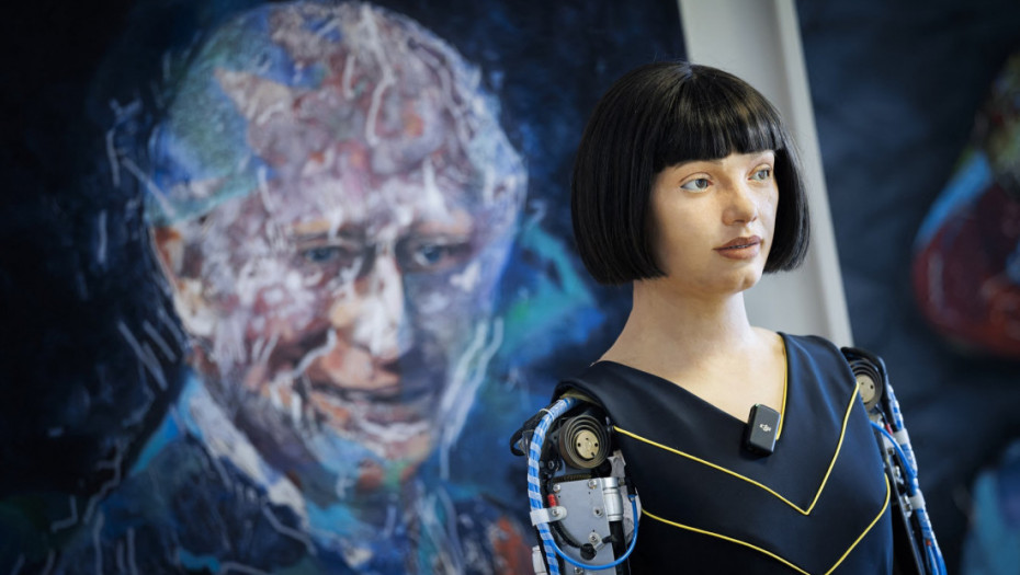 "Kralj algoritma": Robot Ai-Da naslikala portret britanskog monarha Čarlsa III