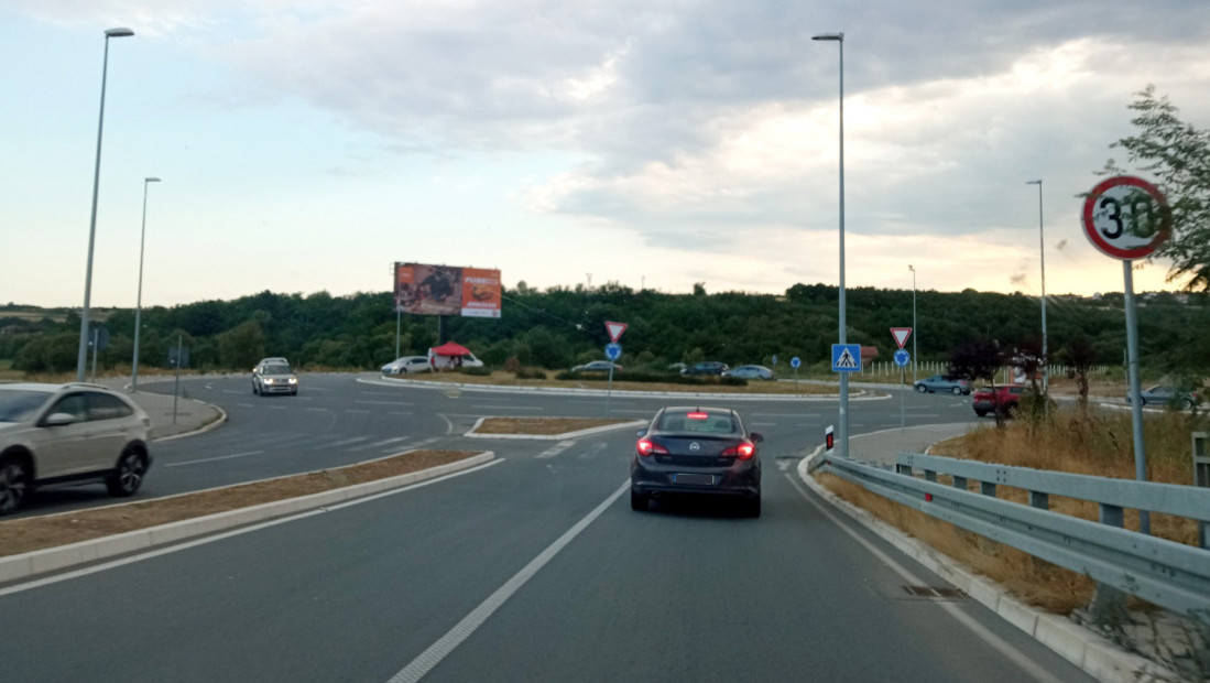 Dobri vremenski uslovi olakšavaju vožnju, gužve se očekuju u popodnevnim satima