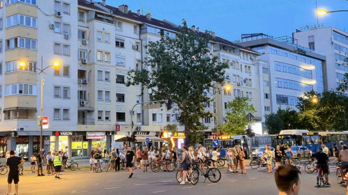 Još jedan protest u Novom Sadu: Okupljeni će ponovo ići na adresu Miloša Vučevića
