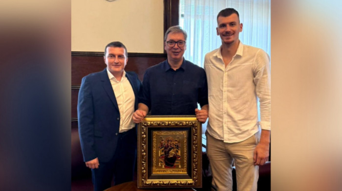 Vučić se sastao sa Motikom i Simanićem