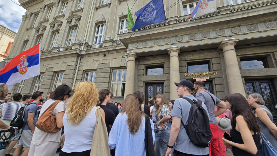 Protest studenata u blokadi ispred Filološkog fakulteta u Beogradu