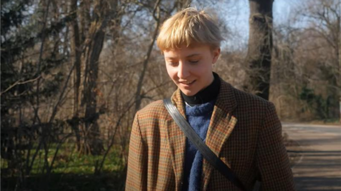 Priča o ekologiji i odgovornosti: Nemačka književnica Mirjam Vitig u Beogradu predstavila roman "Stazom pored trave"