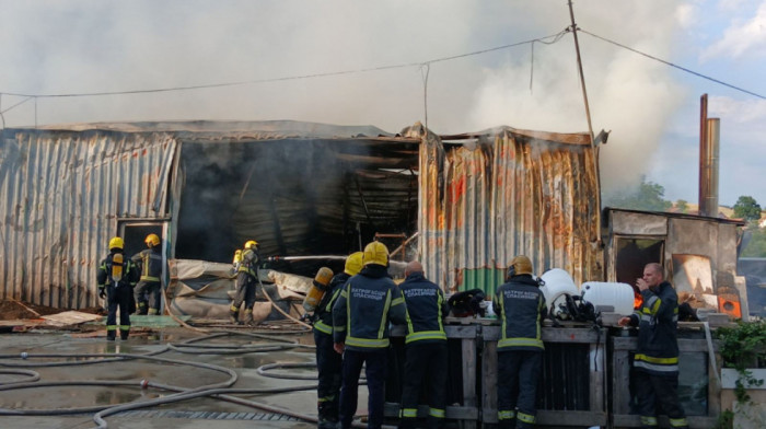 Prve fotografije sa mesta na kom je izbio veliki požar u Malom Mokrom Lugu (FOTO)