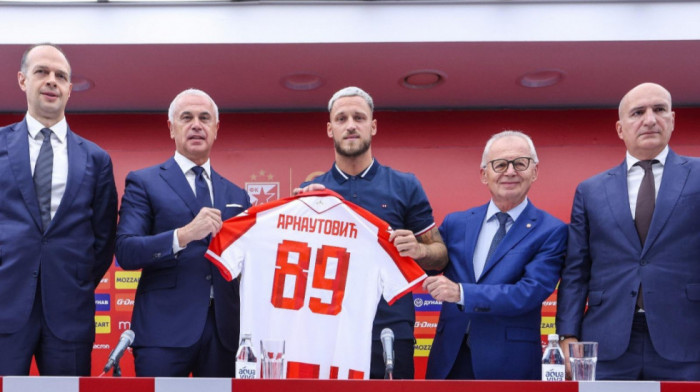 Arnautović zaplakao na promociji u Zvezdi kada je govorio o Mihajloviću