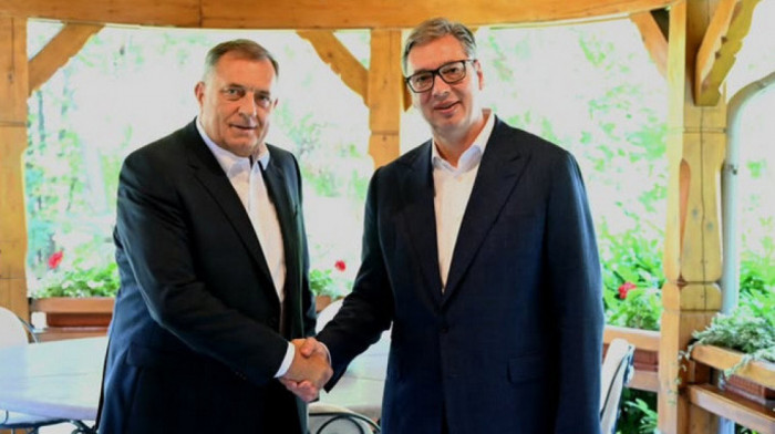 Vučić sa Dodikom o zajedničkom obeležavanju 30 godina od progona Srba u Oluji