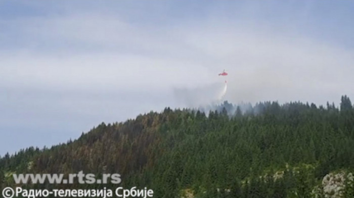 Prijepolje: Požar na Kamenoj Gori gašen helikopterima MUP-a