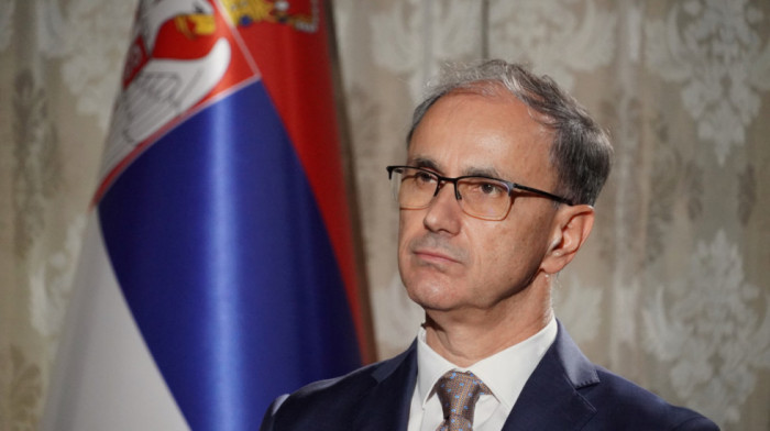 Premijer Macut najoštrije osudio svaki oblik nasilja i vandalizma