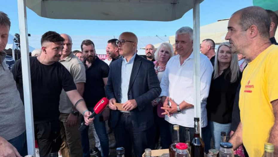 Vučević posetio selo Misača kod Aranđelovca, zahvalio građanima na podršci