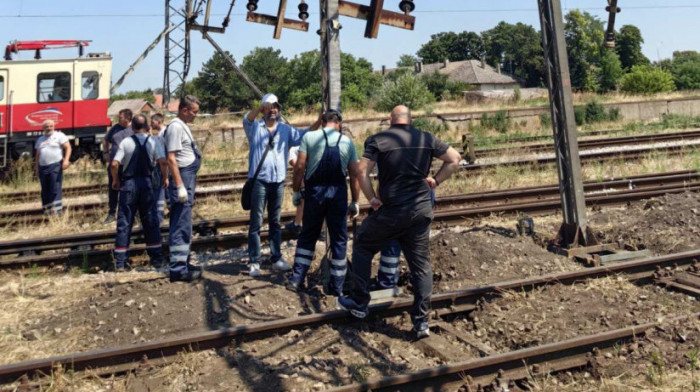 Železnica Srbije: Više od 2.000 radnika za vikend angažovano na saniranju smetnji od nepogoda